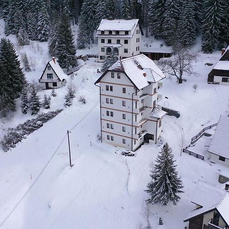 Apartment Petrović Kopaonik Buitenkant foto
